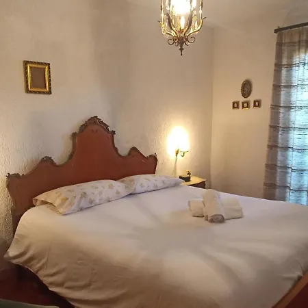 Casa Salvatore بيسكوكوستانزو